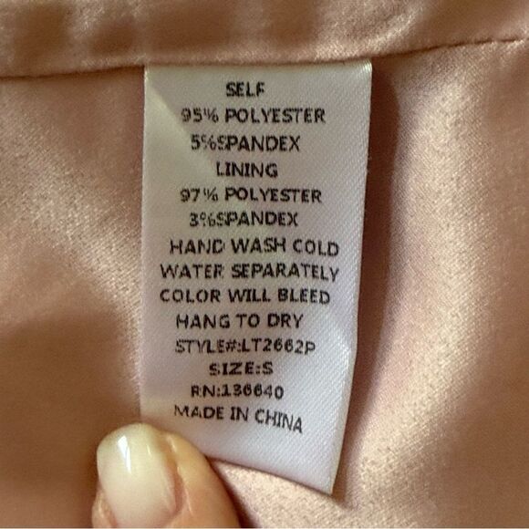 L'ATISTE Mauve Tailored Blazer with Notched Lapels and Ruffle Sleeves Size Small - Picture 5 of 7